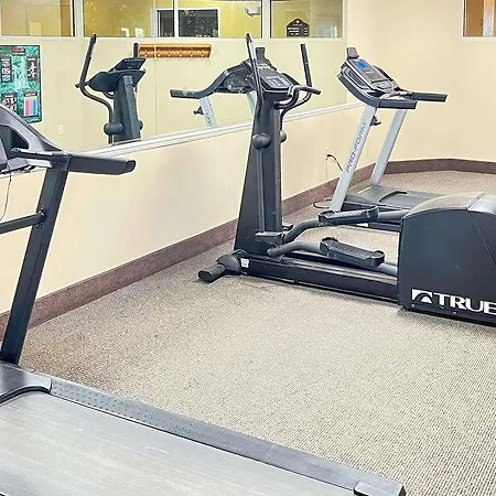 Comfort Inn & Suites Madison East - Monona 
