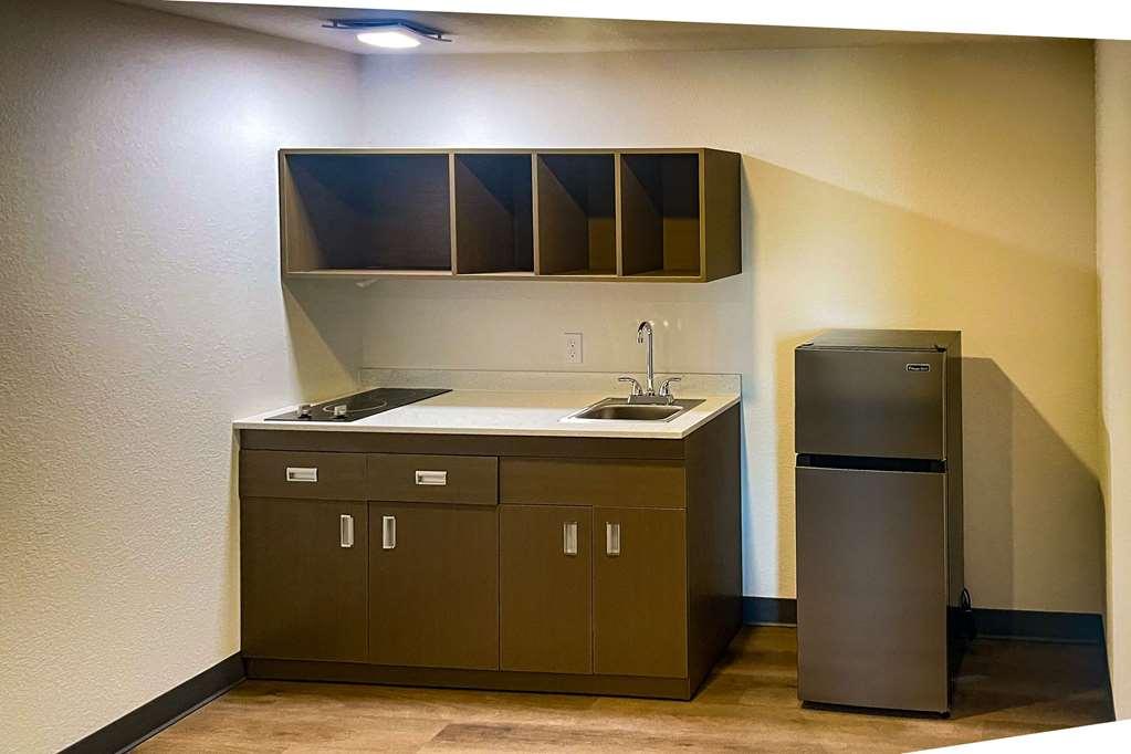 Hotel Comfort & East - Monona 3*