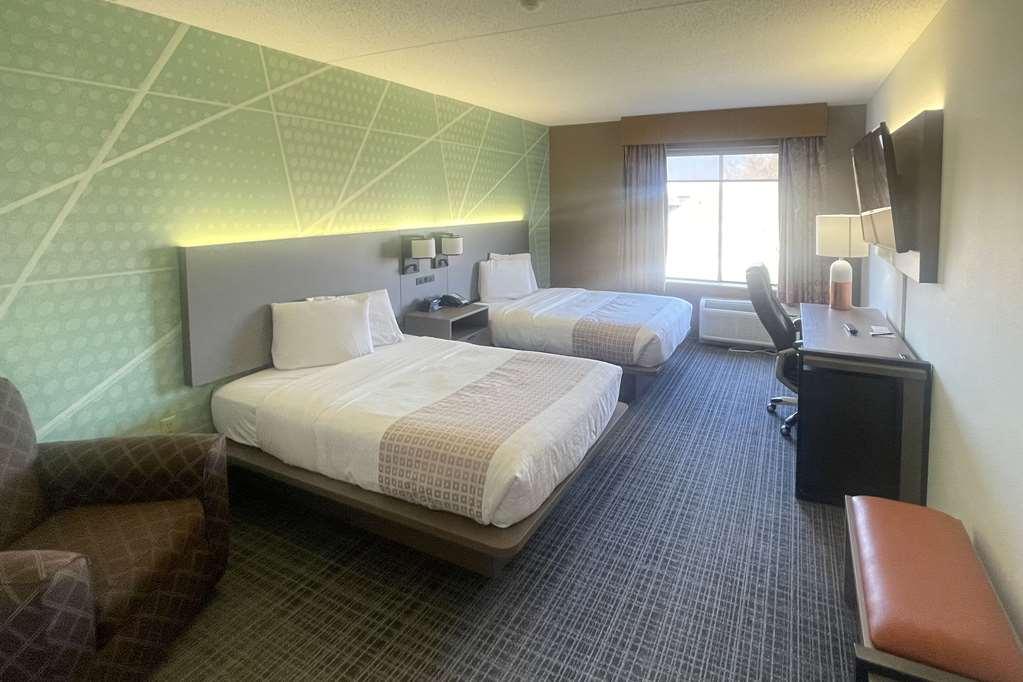 Comfort & East - Monona Hotel
