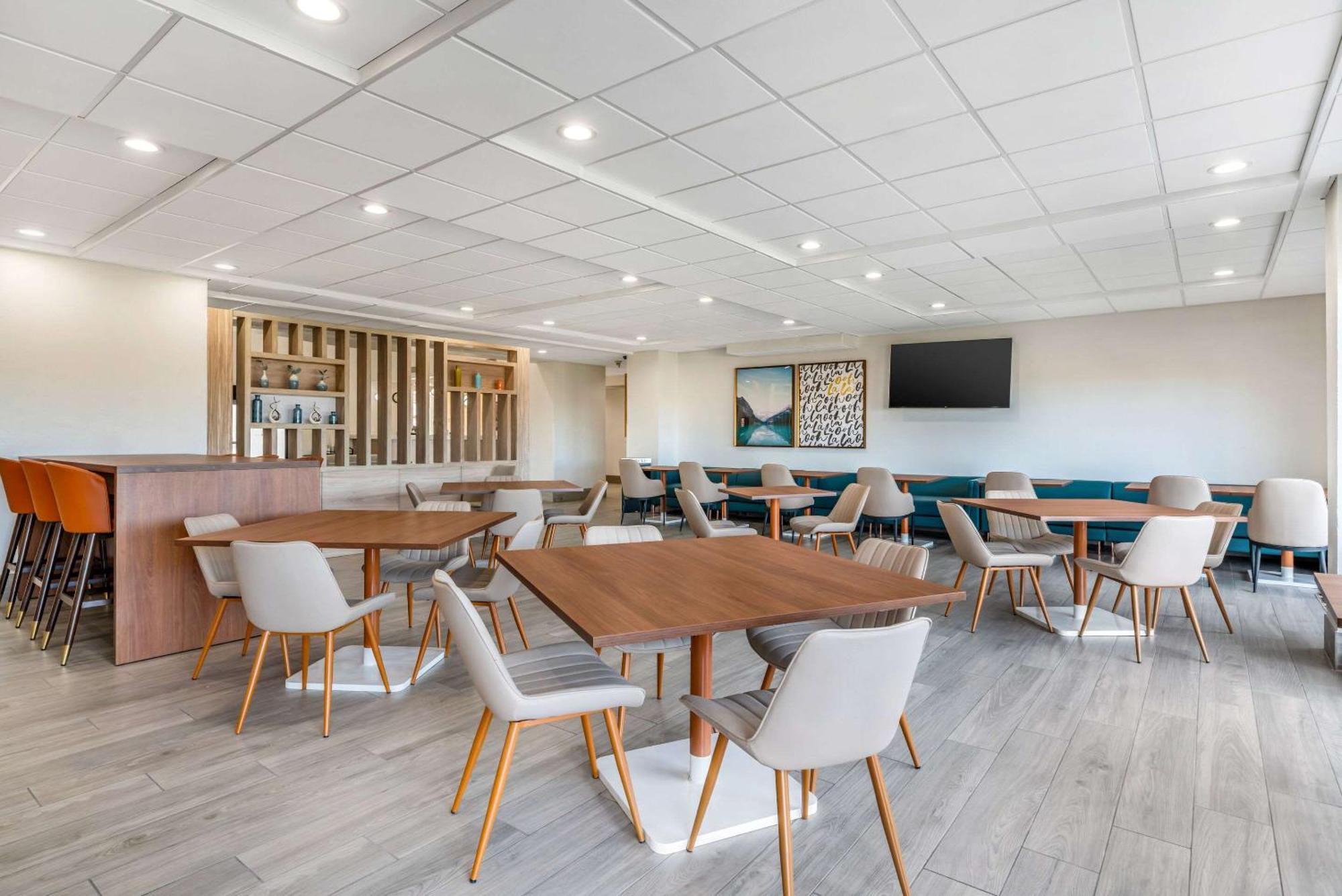 Hotel Comfort & East - Monona