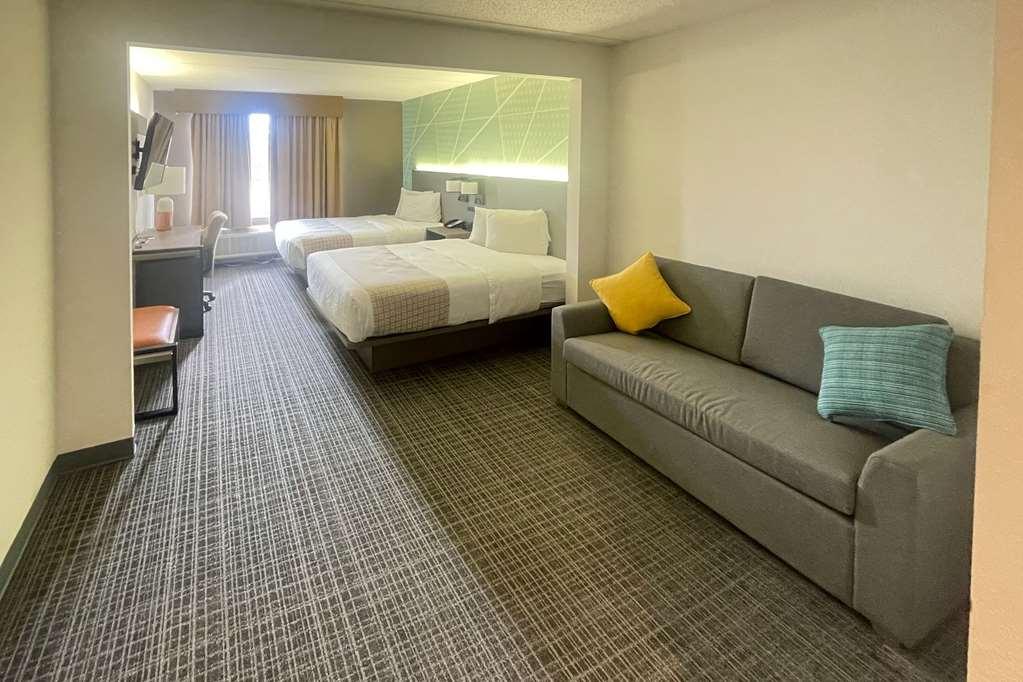 Comfort & East - Monona Hotel