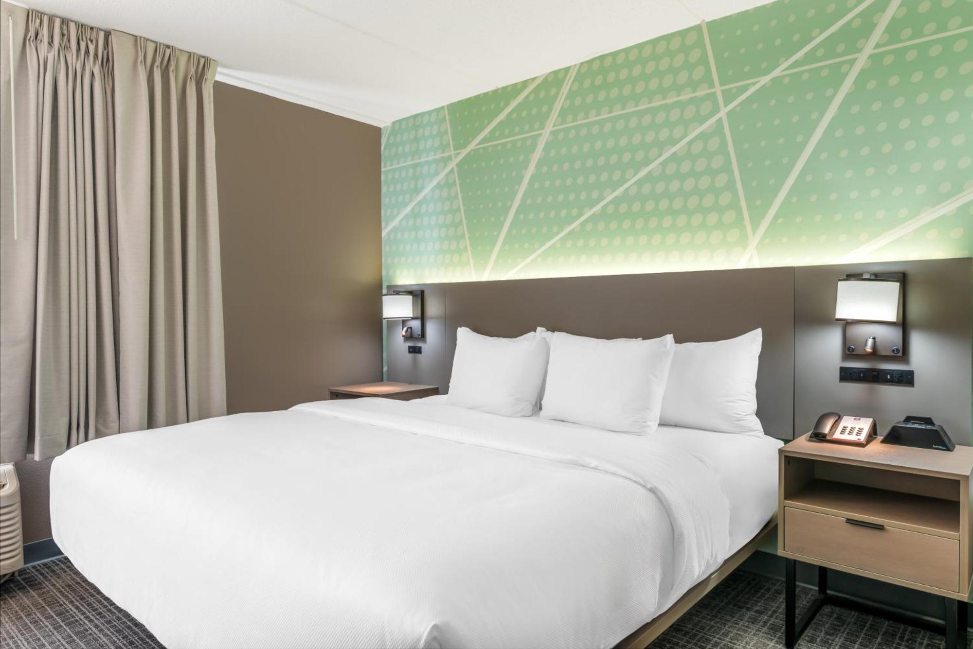 Comfort & East - Monona Hotel